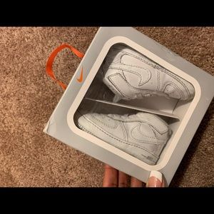 Infant Air Force 1
